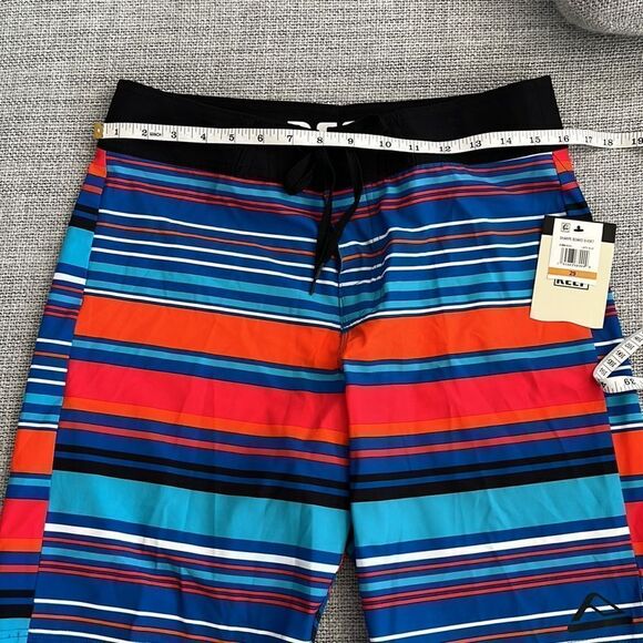 Reef Board Shorts Mens Size 29 Sharpe Striped Blue Red Swim Trunks - Picture 5 of 7